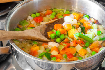 Vegetable soup cooking