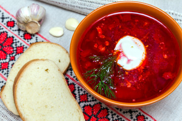 Traditional cuisine: Ukrainian borscht