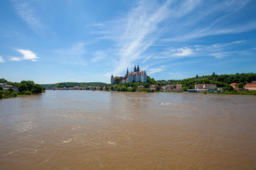 Elbe bei Meißen mit Hochwasser