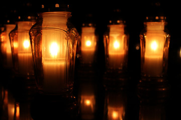 candles on the graves - 120518524