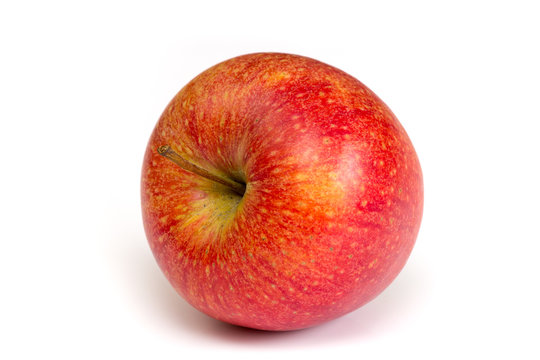 roter Braeburn Apfel auf wei&szlig;em Hintergrund freigestellt