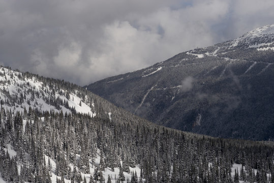 Fototapeta View of snowcapped mountains in winter, Whistler Mountain, Briti