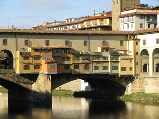 Fototapeta na wymiar Ponte Vecchio Over the Arno River