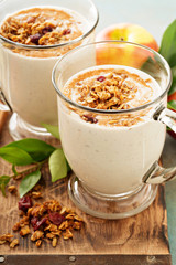 Apple pie smoothie with cinnamon