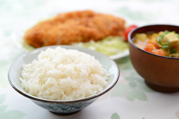 おいしそうな豚カツ定食