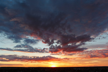 Obraz na płótnie Canvas Dramatic sunset and sunrise sky