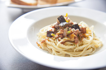 ナスとトマトソースのスパゲッティーニ
