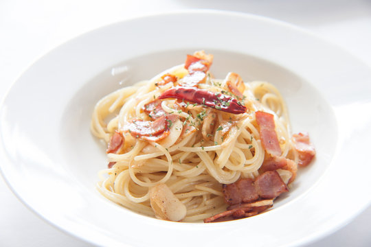 スパゲッティーニのペペロンチーノ