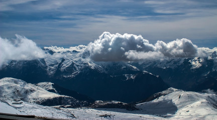 Fototapeta na wymiar Alpe d'Huez - skiing