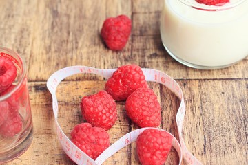 yogurt smoothie with raspberries