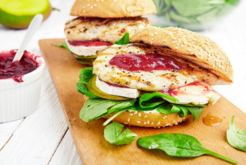 Chicken Burger with apple, cheese and jam