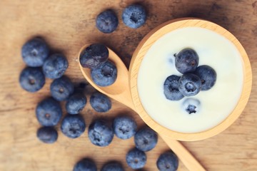 yogurt smoothie with blueberries