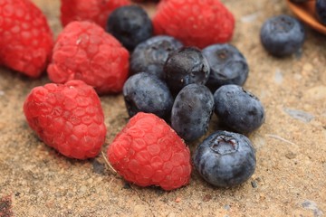 fresh blueberries with raspberries