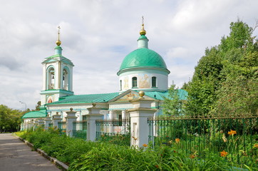 Fototapeta na wymiar Trinity Church zhivonachalnoj on Sparrow hills, Moscow, Russia