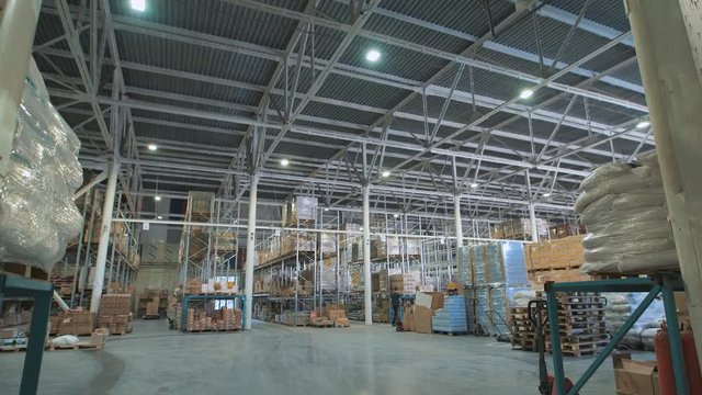 Large warehouse prodoaolstviya. Comercial store with a variety of food products.