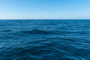 Fototapeta premium Blue sea and clear blue sky