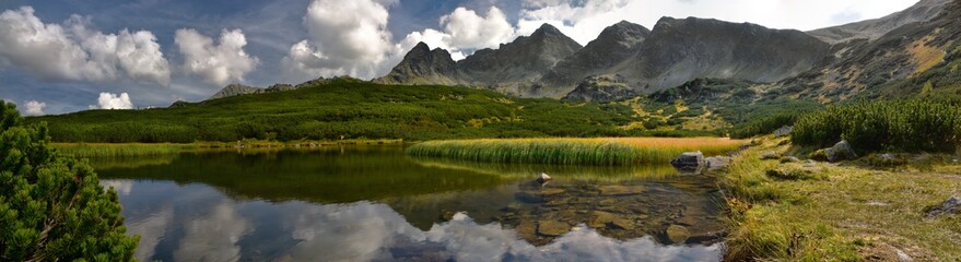 Fototapeta na wymiar Panoramic landscape of Hala Gasienicowa in Tatra mountain
