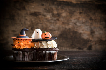 Funny Halloween cup cakes