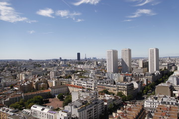 Fototapeta na wymiar Panorama urbain à Paris, vue aérienne