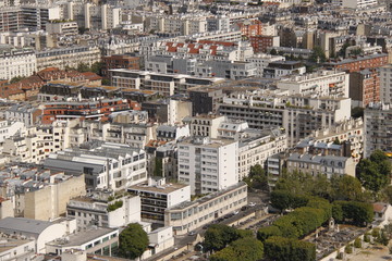 Fototapeta na wymiar Panorama urbain à Paris, vue aérienne 