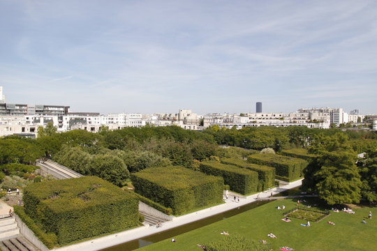 Parc Andr&eacute; Citro&euml;n et panorama urbain &agrave; Paris, vue a&eacute;rienne	