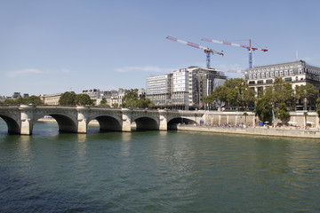 Pont Neuf sur la Seine à Paris