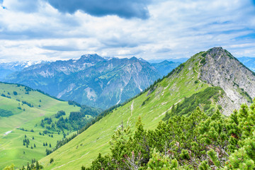 Fototapeta na wymiar Beautiful landscape of Alps in Germany - Hiking in the mountains