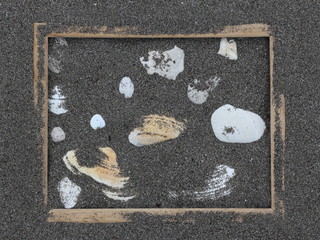 砂と貝殻のフレーム