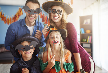 Obraz premium Family has fun in Halloween time