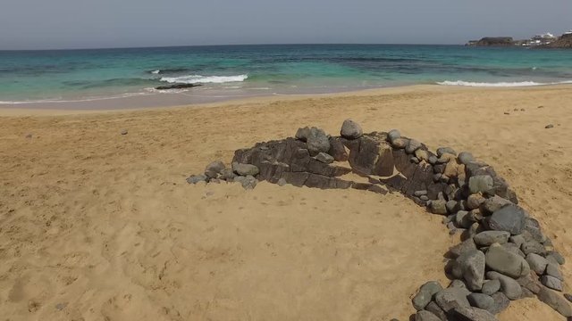 Spiaggia di El Cotillo, Fuerteventura, Isole Canarie, Spagna Agosto 29, 2016: Panoramica della spiaggia di El Cotillo (Ultra High Definition, UltraHD, Ultra HD, UHD, 4K, 2160P, 3840x2160)