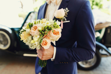 Self confident groom i