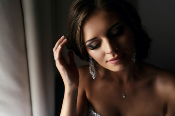 Obraz premium Pretty stylish bride portrait