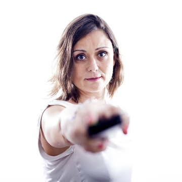 Mujer con mando a distancia