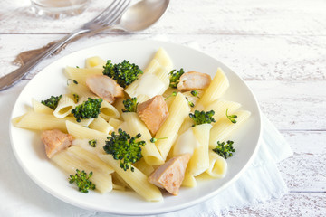 pasta penne with chicken, broccoli