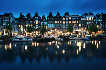 Obraz premium night view of Amsterdam, Holland