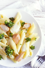 pasta penne with chicken, broccoli