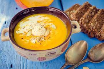 Pumpkin soup with cream and seeds