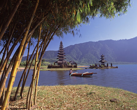 Ulu Danu Temple, Lake Bratan, Bali, Indonesia