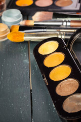 Makeup brushes and make-up eye shadows