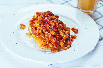 white beans in tomato sauce