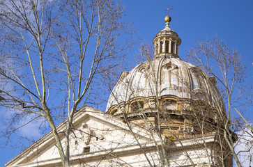 Fototapeta na wymiar chiesa a Roma