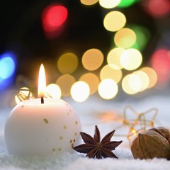 Weihnachtsstimmung mit Laterne und Bokeh