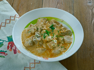 Georgian chicken with walnut sauce