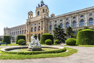 Obraz premium View of Natural History Museum in park Maria-Theresien-Platz in