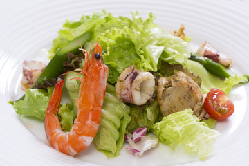 シーフードサラダ