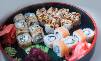 rolls, sushi
