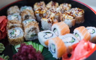 rolls, sushi