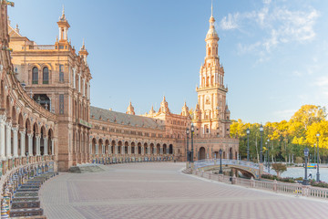 Obraz premium Sunrise at Spanish Square (Plaza de Espana) in Sevilla, Spain