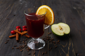 mulled wine with green apple
