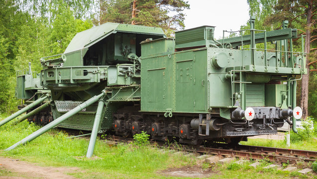 Railway gun hi-res stock photography and images - Alamy